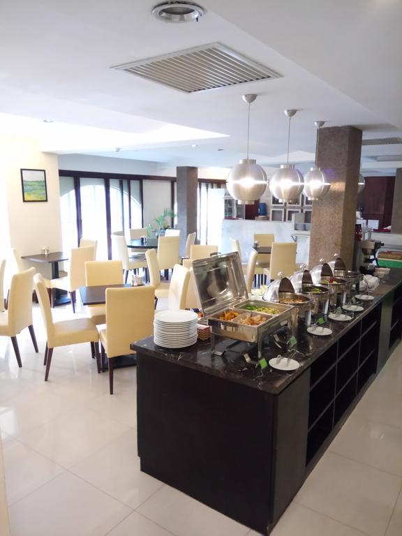 Discovery Hotel Phnom Penh Exterior photo